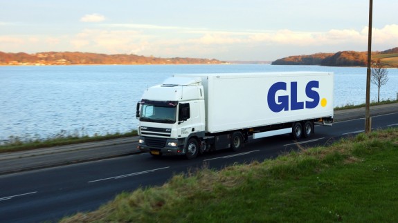 truck-near-water truck-near-water
